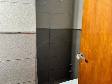 Venta PH 4 Amb. en 2 Ptas. en Ramos Mejía  - Muy Buen Estado  C/2 patios