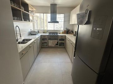 Departamento 5 Ambientes con Dependencia Cochera y Baulera en Belgrano