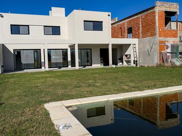 VENTA Casa 3 dormitorios. Don Mateo, Funes