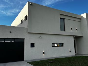 VENTA Casa 3 dormitorios. Don Mateo, Funes