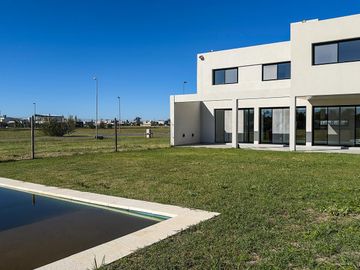 VENTA Casa 3 dormitorios. Don Mateo, Funes