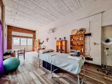 VENTA | PERMUTA - Casa de dos plantas, con terraza y parrillero - Barrio Bella Vista, Rosario.