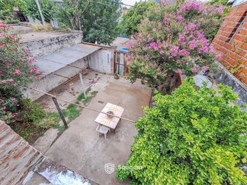 VENTA | PERMUTA - Casa de dos plantas, con terraza y parrillero - Barrio Bella Vista, Rosario.