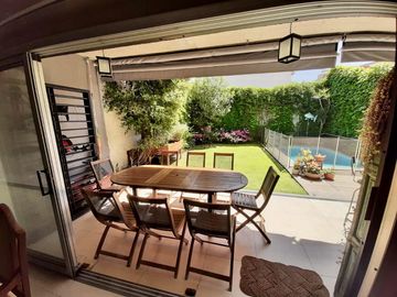 Venta Casa 6 Amb Luminosa en Martinez Pileta Parque Parrilla Cochera fija cub