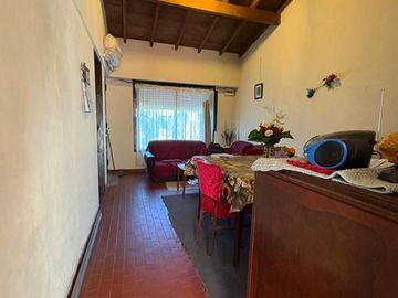 venta casa en castelar sur, barrio santa rosa