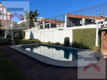 Casa en Venta de 7amb, 4 Dorm. con Parque, Pileta y parrilla sobre lote de 536mt2.