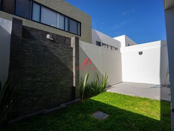 Casa en Venta en Valle Imperial, Zapopan | Coto Imperio Austriaco |
