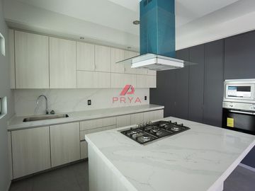 Casa en Venta en Valle Imperial, Zapopan | Coto Imperio Austriaco |