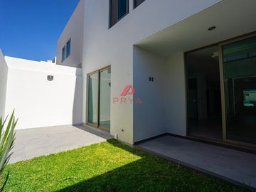Casa en Venta en Valle Imperial, Zapopan | Coto Imperio Austriaco |