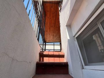 VENTA/PERMUTA - Casa de 3 dormitorios con patio, terraza y parrillero en Pichincha, Rosario.