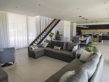 Casa en Venta, 6 Ambientes, en Haras Santa Maria, Escobar, GBA Norte
