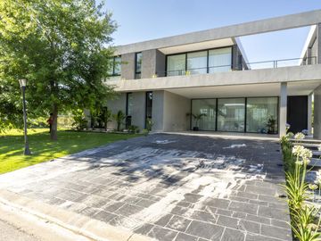 Casa en Venta, 6 Ambientes, en Haras Santa Maria, Escobar, GBA Norte