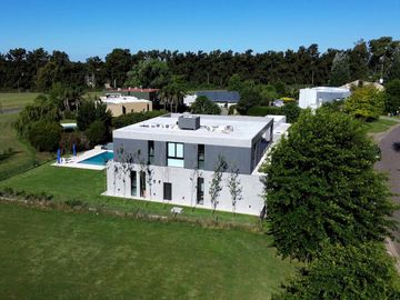 Casa en Venta, 6 Ambientes, en Haras Santa Maria, Escobar, GBA Norte