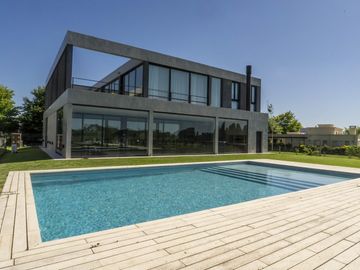 Casa en Venta, 6 Ambientes, en Haras Santa Maria, Escobar, GBA Norte