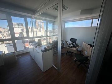 Venta con Renta Oficina Libertador 6680 - 75Mts2. c/Divisiones y  1Coch IMPECABLE