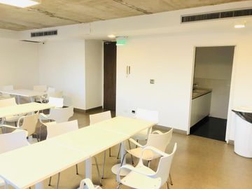 Venta con Renta Oficina Libertador 6680 - 75Mts2. c/Divisiones y  1Coch IMPECABLE