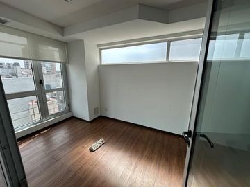 Venta con Renta Oficina Libertador 6680 - 75Mts2. c/Divisiones y  1Coch IMPECABLE