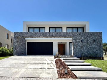 Casa en Venta en Costa Esmeralda