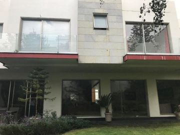 Hermosa Casa en Bosque de las Lomas