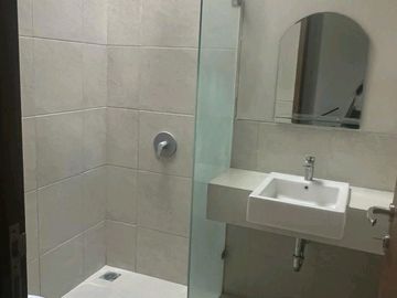 Disewakan Rumah Graha Natura Lontar 2LT 3KT LT90m Dekat Gwalk Citraland Surabaya Barat
