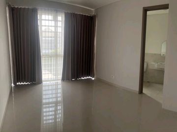 Disewakan Rumah Graha Natura Lontar 2LT 3KT LT90m Dekat Gwalk Citraland Surabaya Barat
