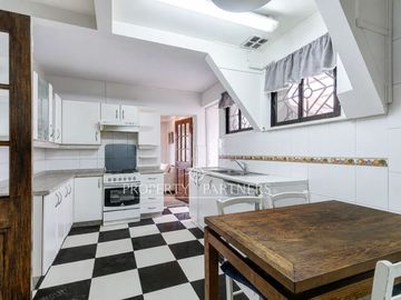 Amplia casa en venta para remodelar Sebastián Elcano