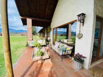 Chimbarongo, Preciosa Casa con Excelente Conectividad
