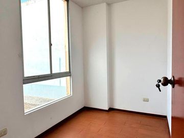 CASA DE 1 PISO CON TERRAZA Y ESTACIONAMIENTO EN VENTA EN VILLA CLUB 4, CARABAYLLO