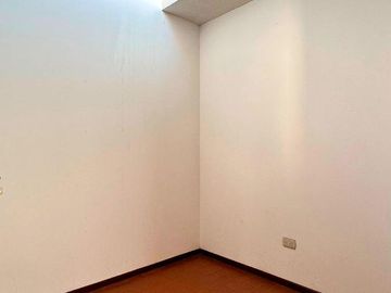 CASA DE 1 PISO CON TERRAZA Y ESTACIONAMIENTO EN VENTA EN VILLA CLUB 4, CARABAYLLO
