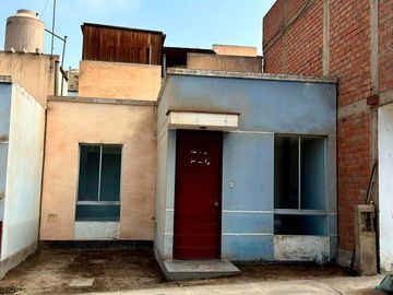 CASA DE 1 PISO CON TERRAZA Y ESTACIONAMIENTO EN VENTA EN VILLA CLUB 4, CARABAYLLO