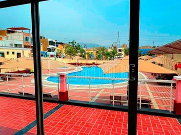 CASA DE 1 PISO CON TERRAZA Y ESTACIONAMIENTO EN VENTA EN VILLA CLUB 4, CARABAYLLO