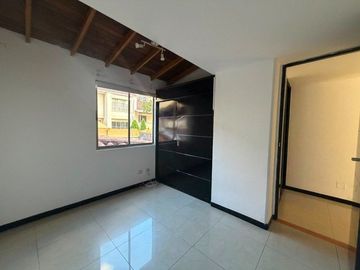 APARTAMENTO EN ARRIENDO UBICADO EN EL POBLADO SECTOR LAS PALMAS