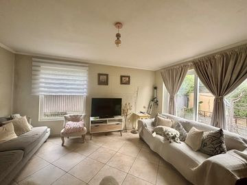 VENTA CASA LUMINOSA ESTILO TOSCANA
