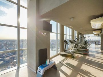 VENTA DE DEPARTAMENTO MONOAMBIENTE AMOBLADO Y EQUIPADO EN CHACARITA FULL AMENITIES