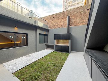 Casa de 2 dormitorios con jardín, parrillero, terraza y pileta