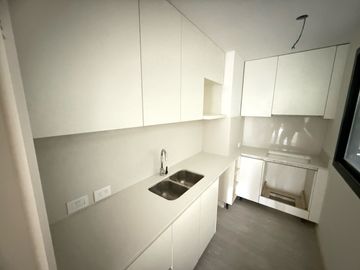 VENTA DOS AMBIENTES DE 62,45MTS CON BALCON EN PISO 7 - BV. CHENAUT - LAS CAÑITAS - PALERMO