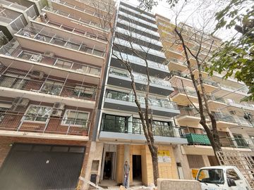 VENTA DOS AMBIENTES DE 62,45MTS CON BALCON EN PISO 7 - BV. CHENAUT - LAS CAÑITAS - PALERMO