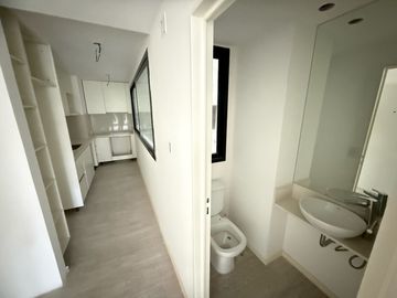 VENTA DOS AMBIENTES DE 62,45MTS CON BALCON EN PISO 7 - BV. CHENAUT - LAS CAÑITAS - PALERMO