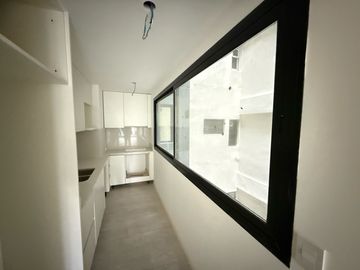 VENTA DOS AMBIENTES DE 62,45MTS CON BALCON EN PISO 7 - BV. CHENAUT - LAS CAÑITAS - PALERMO