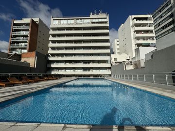 Alquiler duplex 2 ambientes cochera amenities piscina gimnasio SUM seguridad 24 horas baño   toil