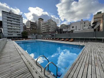 Alquiler duplex 2 ambientes cochera amenities piscina gimnasio SUM seguridad 24 horas baño   toil