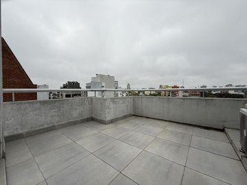 Alquiler duplex 2 ambientes cochera amenities piscina gimnasio SUM seguridad 24 horas baño   toil