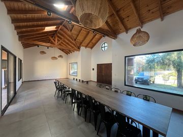 Casa duplex tres dormitorios estrenar fisherton patio pileta