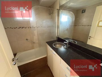 Alquiler Casa con 3 Dormitorios, Garage, Jardín y Quincho con Parrilla - Zona Residencial Muñiz