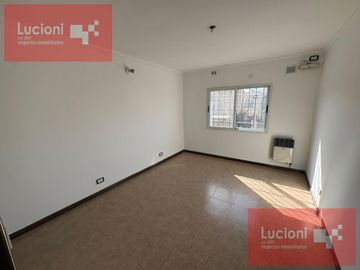 Alquiler Casa con 3 Dormitorios, Garage, Jardín y Quincho con Parrilla - Zona Residencial Muñiz