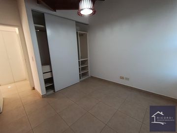 Casa 5 Ambientes en La Madrugada 1