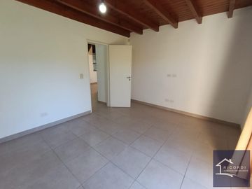 Casa 5 Ambientes en La Madrugada 1