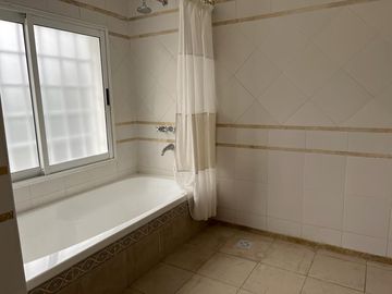 Alquiler Casa 7 amb con pileta y jardin - Punta Chica