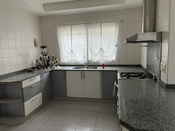 Alquiler Casa 7 amb con pileta y jardin - Punta Chica