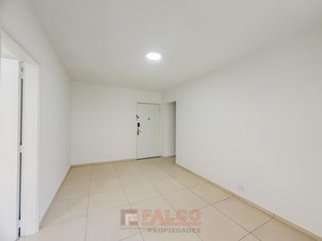 Departamento de 2 ambientes refaccionado a nuevo con patio